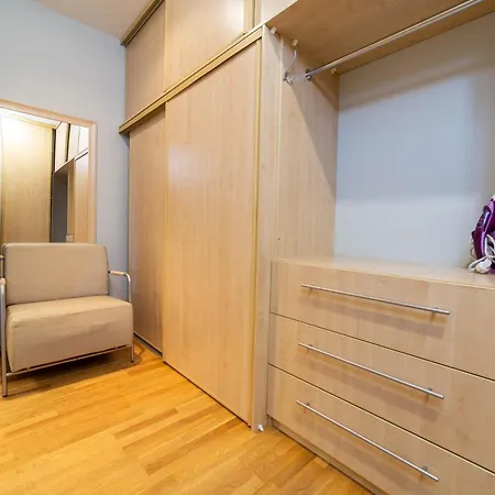 Peaceful 5-bedroom Oasis * Riga