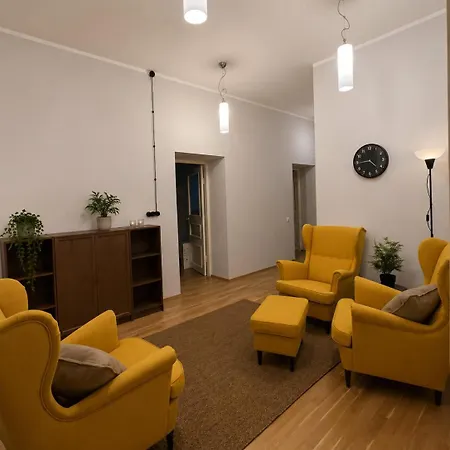 Peaceful 5-bedroom Oasis Dzīvoklis Riga